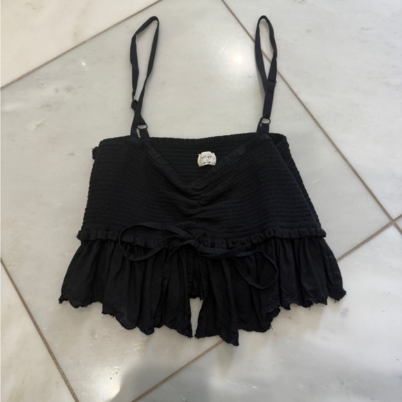 Aritzia Tops - Black Ruffled Crop Top Aritzia Wilfred